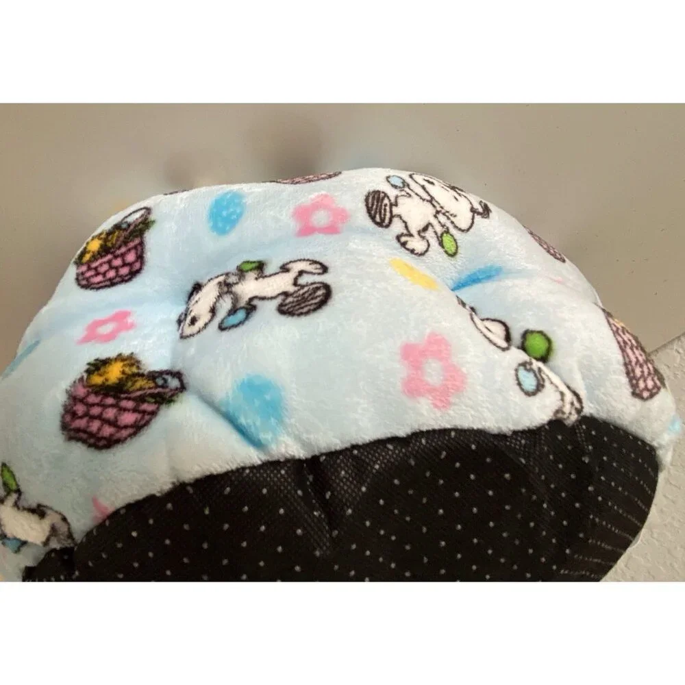 Peanuts Snoopy Small Dog Pet Cozy Cuddler Bed Easter Basket Eggs 19‎ X 15 X 7”